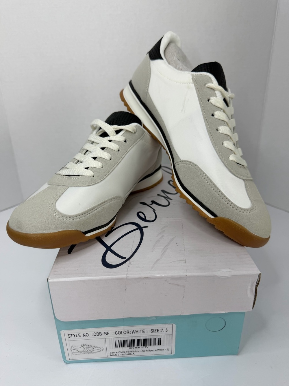 Bernal Size 7.5 White Black Gum Sole Fashion Sneakers Lace Up